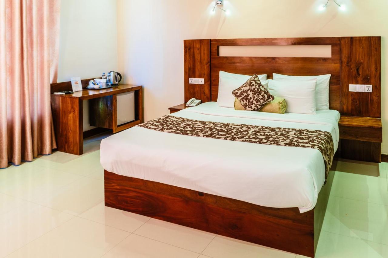 Rivendell Hotel كاندي المظهر الخارجي الصورة