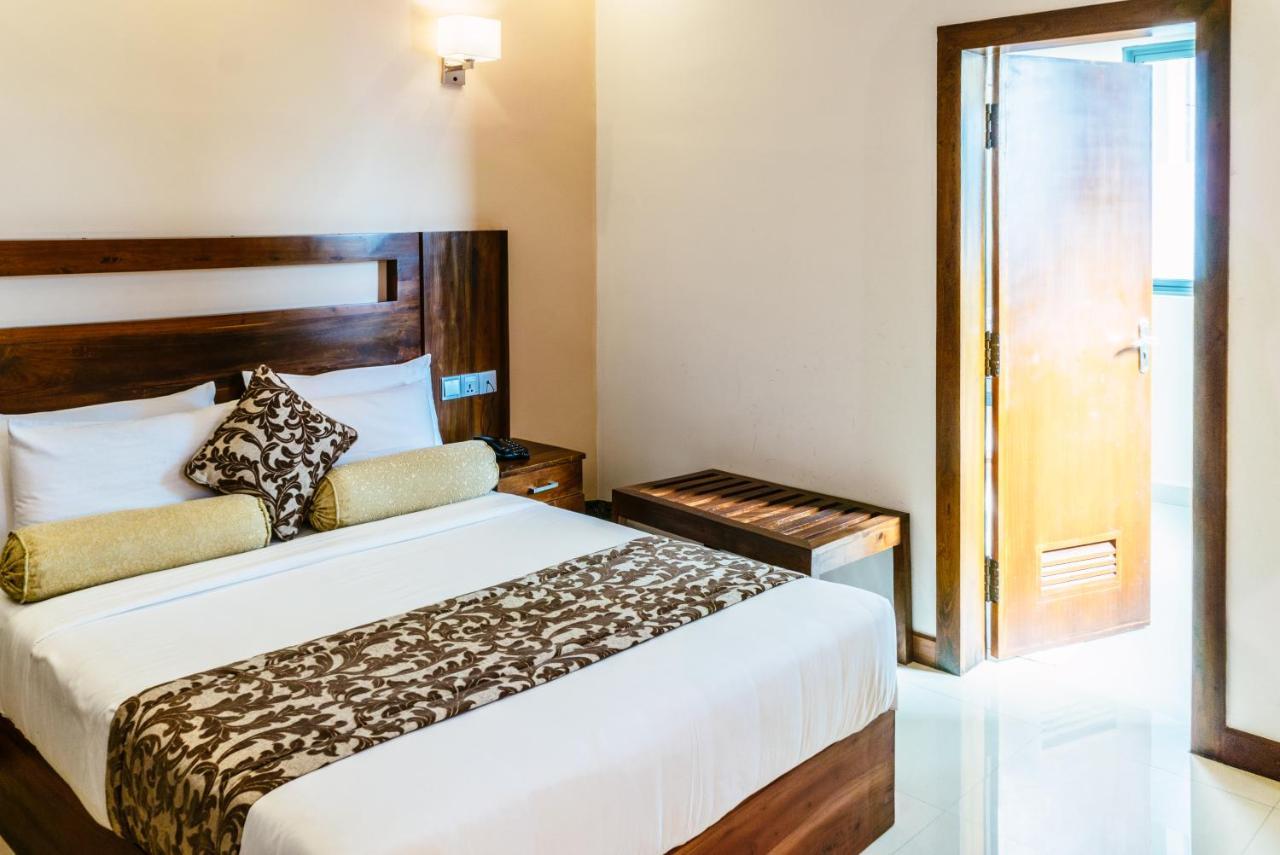 Rivendell Hotel كاندي المظهر الخارجي الصورة
