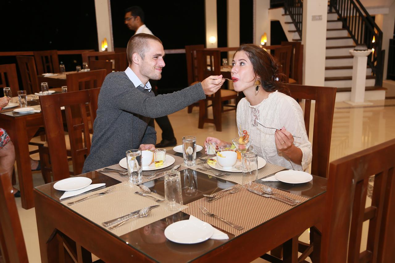Rivendell Hotel كاندي المظهر الخارجي الصورة
